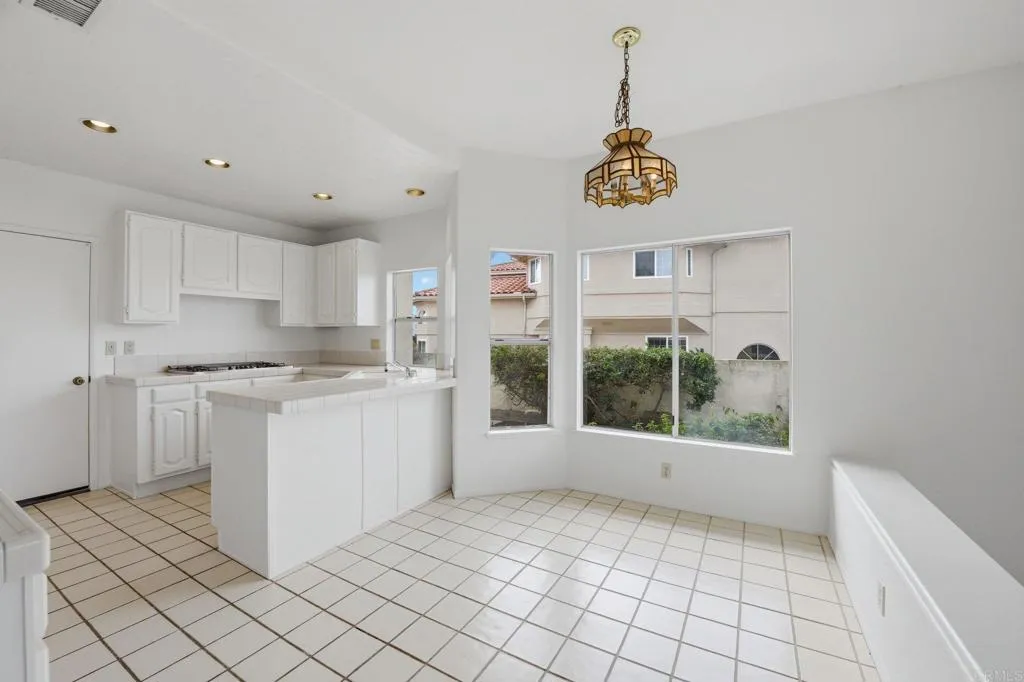 https://cdn.realtyfeed.com/cdn/127/306679279/aafa9175029dc34c86f53f214971980f.webp