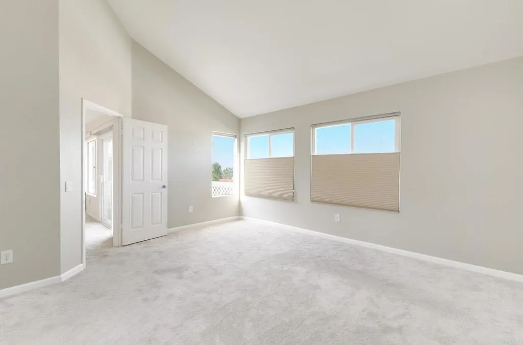 https://cdn.realtyfeed.com/cdn/127/306679282/2fbfa3b1550f2673d14f919d4821c394.webp