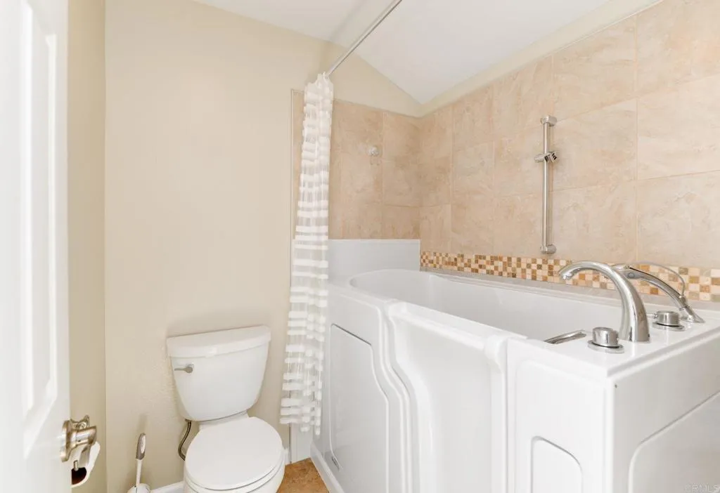 https://cdn.realtyfeed.com/cdn/127/306679282/40ed17128f1bfc94e55ebbbf4ff583a0.webp