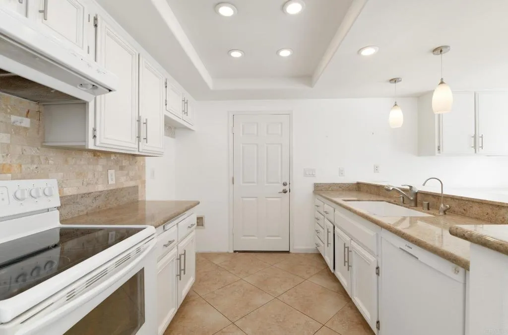 https://cdn.realtyfeed.com/cdn/127/306679282/6ad127b6e9f907c4f4fe2c0485c4b558.webp