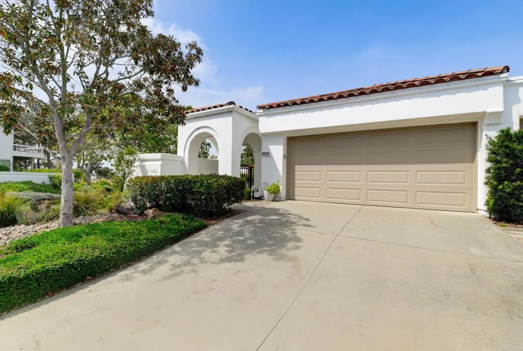 4609 Zamora Way