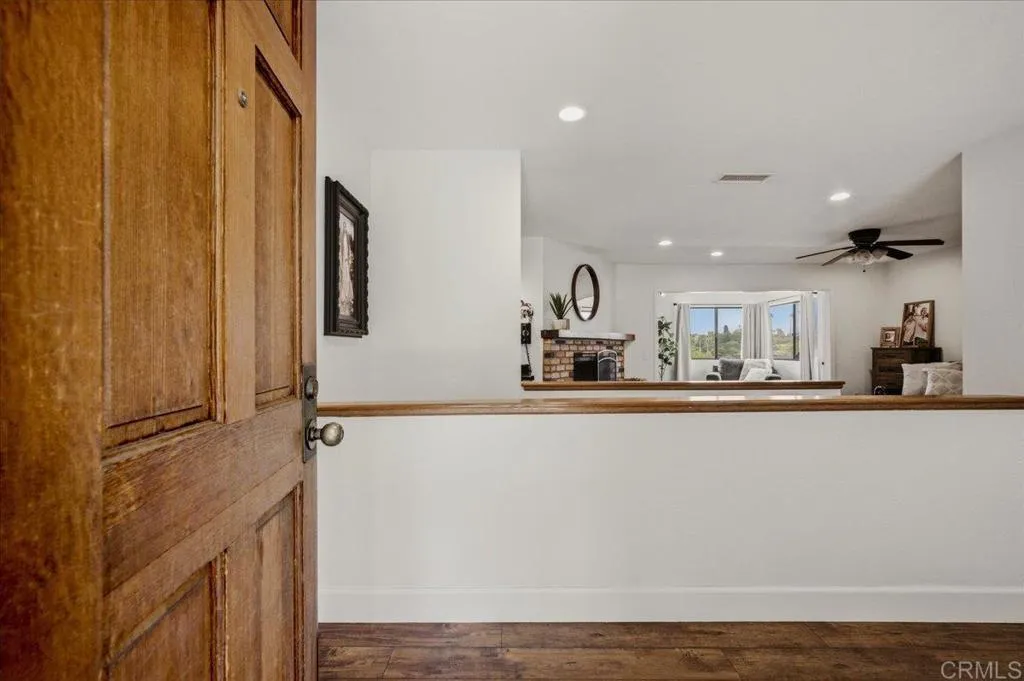 https://cdn.realtyfeed.com/cdn/127/306679283/22a65c35cfb199ce8b7f93eee4e5f69c.webp