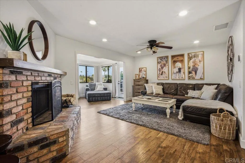 https://cdn.realtyfeed.com/cdn/127/306679283/7ecd08eba4a24af9c364ed5e77cf4a95.webp