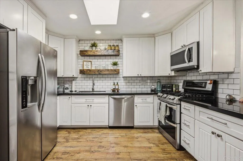 https://cdn.realtyfeed.com/cdn/127/306679283/ad1c568faa0e8aca4061403cd9fdaacc.webp