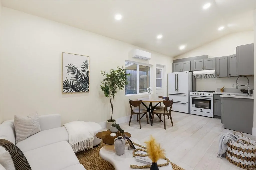 https://cdn.realtyfeed.com/cdn/127/306679305/0f1ac3377abfc4f0757c0fdb84ac58f5.webp