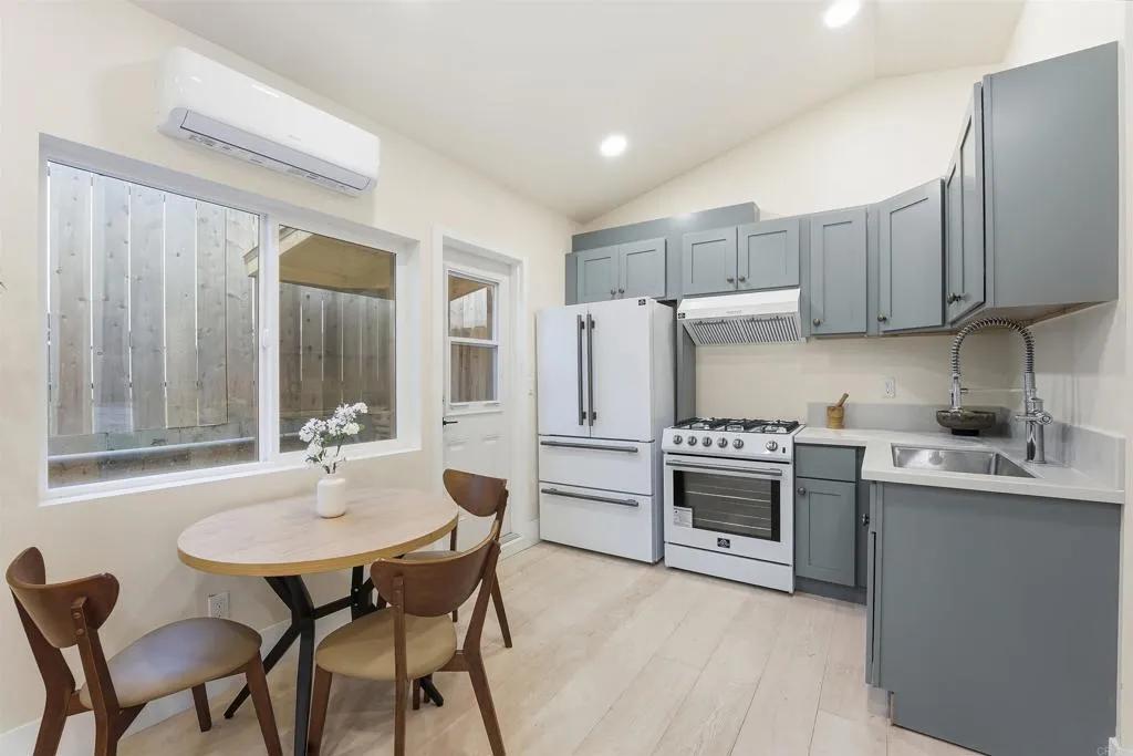 https://cdn.realtyfeed.com/cdn/127/306679305/2c5f1d509bcd908884f2f111fe9b7930.webp