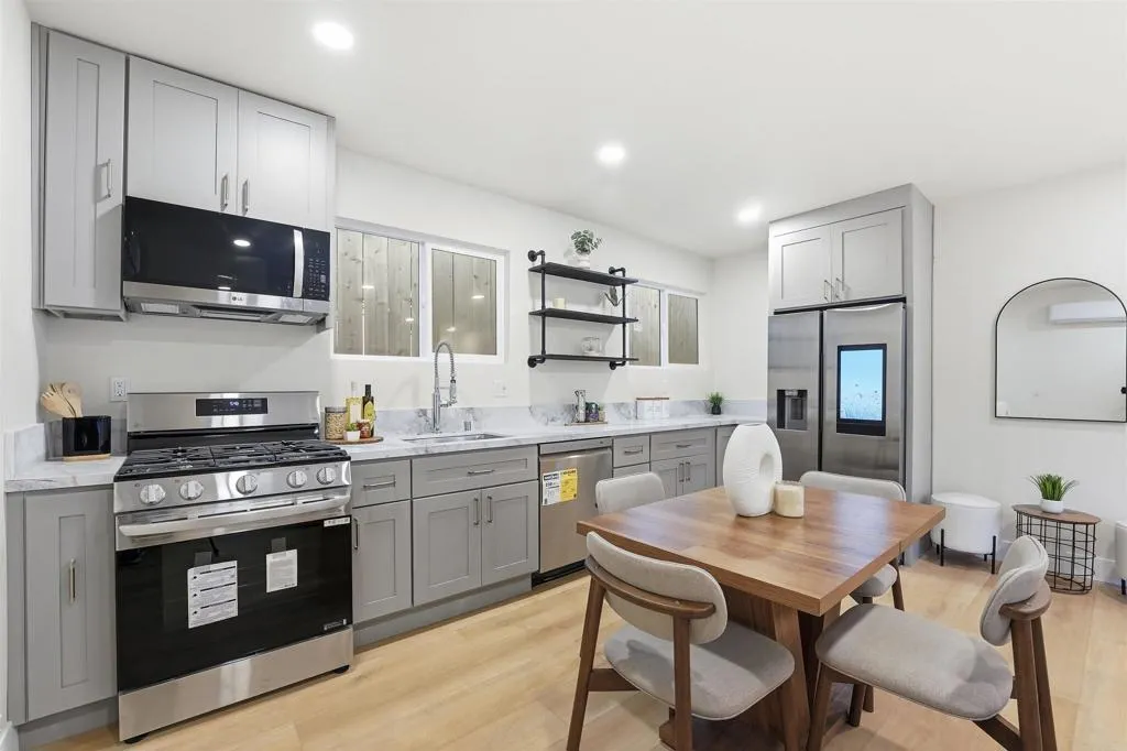 https://cdn.realtyfeed.com/cdn/127/306679305/91c9bae18ad73110b47448d187dab975.webp