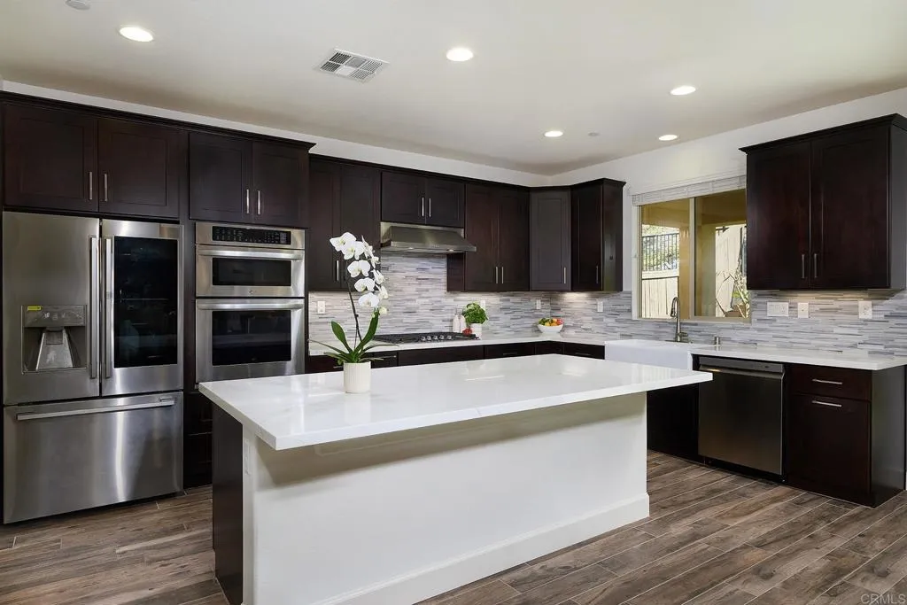 https://cdn.realtyfeed.com/cdn/127/306679350/7ffcdce7f87397e42e1e6708fd1909b7.webp
