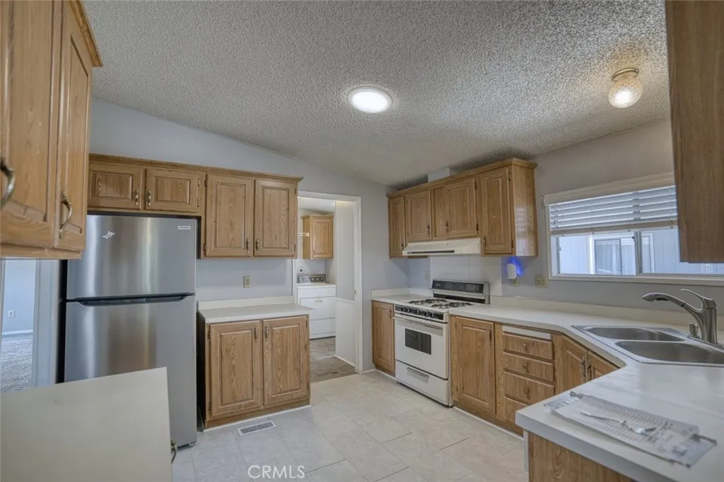 https://cdn.realtyfeed.com/cdn/127/306679423/4418d3033850d5f7b03baf9937a4b3a1.webp