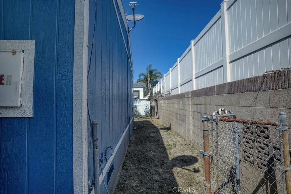 https://cdn.realtyfeed.com/cdn/127/306679423/8e99b4946fdb96c542c7c842d601e713.webp