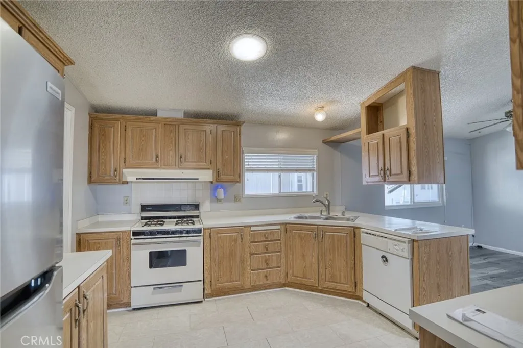 https://cdn.realtyfeed.com/cdn/127/306679423/9b02c25f225a4bc795243674b6e73194.webp