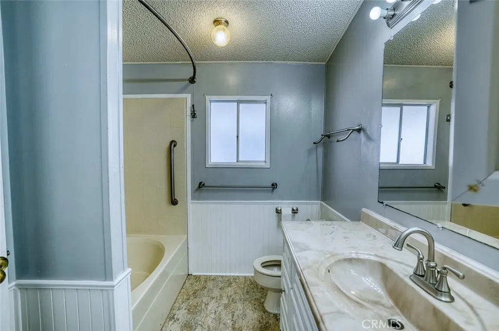 https://cdn.realtyfeed.com/cdn/127/306679423/d39723d74b97d733b2f37a1f967fa418.webp