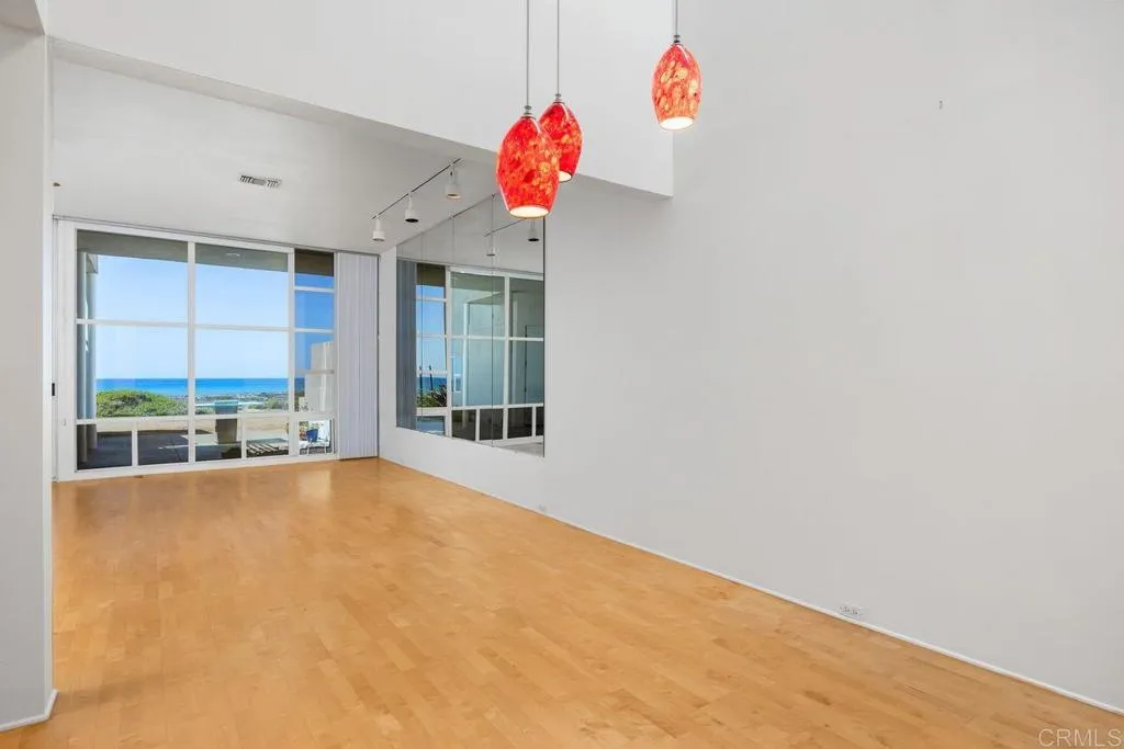 https://cdn.realtyfeed.com/cdn/127/306679447/8b6340376b3adec23052c91bb34f7cd7.webp
