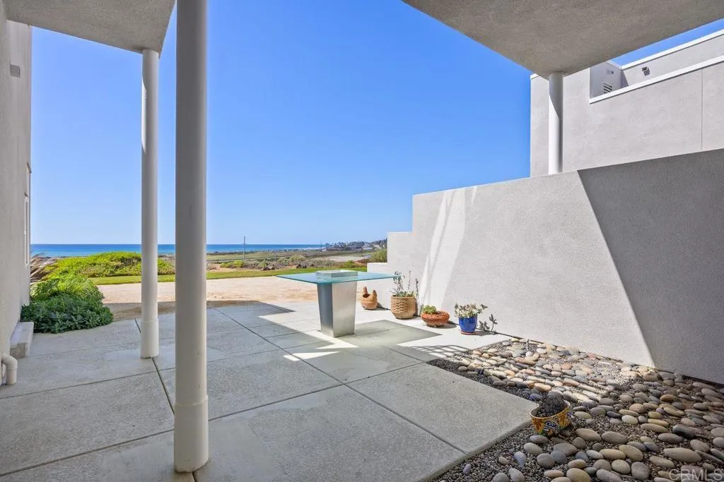 https://cdn.realtyfeed.com/cdn/127/306679447/997877709c6c0f9541a5872dbae00c01.webp