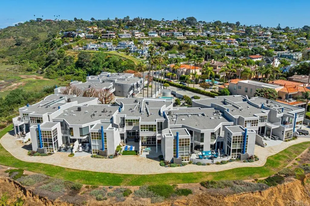 https://cdn.realtyfeed.com/cdn/127/306679447/9f794631bf1bb586917b311cf7b790e5.webp