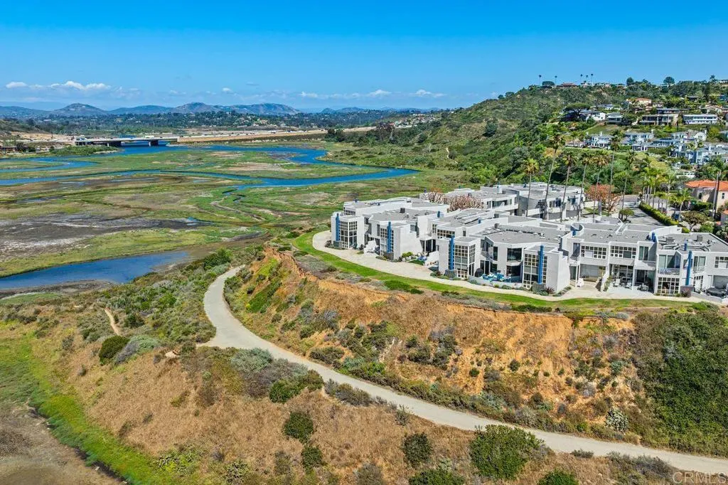 https://cdn.realtyfeed.com/cdn/127/306679447/cc05c4d56ba49a90177d46ab029829ff.webp
