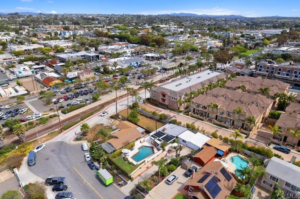https://cdn.realtyfeed.com/cdn/127/306679528/42f99cddc73626e61645bf049c2c1130.webp