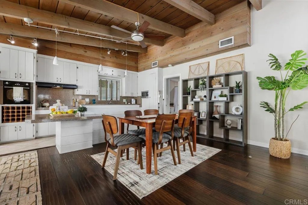 https://cdn.realtyfeed.com/cdn/127/306679528/9069eeaafcc85f5d98bed3012fb6a83f.webp