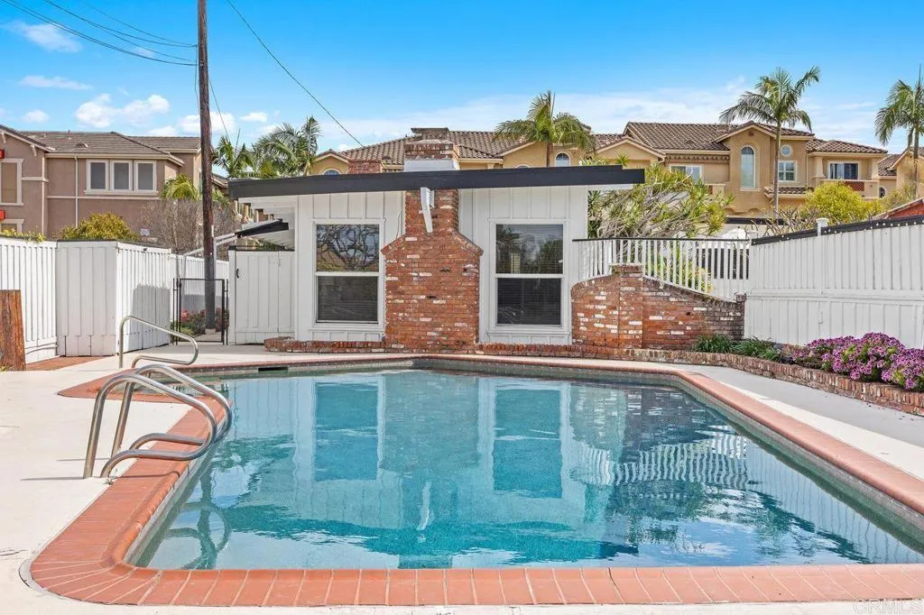 https://cdn.realtyfeed.com/cdn/127/306679528/e81e28a757b06c1371ef1aee5cc0f3e8.webp
