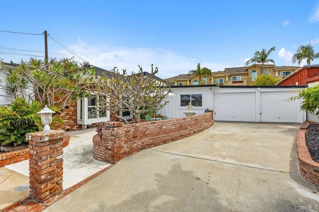 https://cdn.realtyfeed.com/cdn/127/306679528/fc7b7e8cb43433a28d30cbbc2ebcbc1b.webp