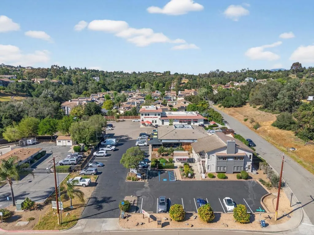 https://cdn.realtyfeed.com/cdn/127/306679555/17a8f1c426da3fbde9bd6b0e9440a6c4.webp