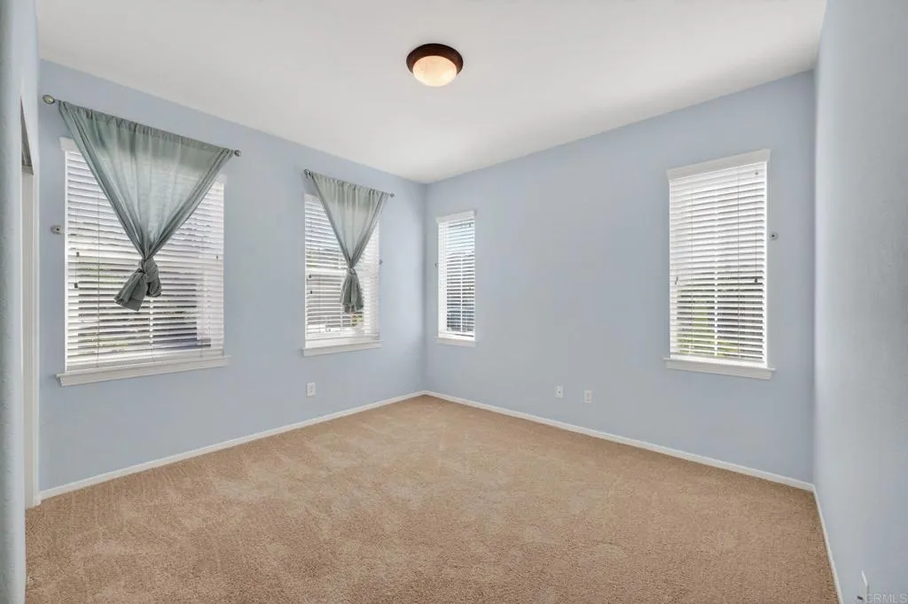 https://cdn.realtyfeed.com/cdn/127/306679555/8a19747cb145bb5e567d18738a408775.webp