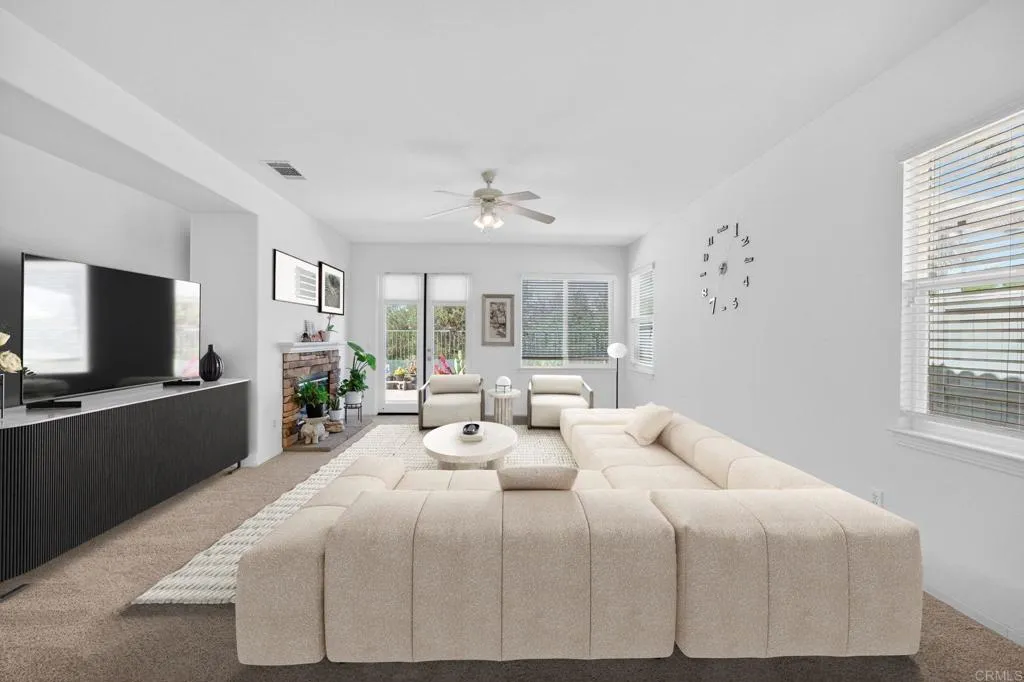 https://cdn.realtyfeed.com/cdn/127/306679555/9cf99d68a4854c5a397b418fd32f9818.webp