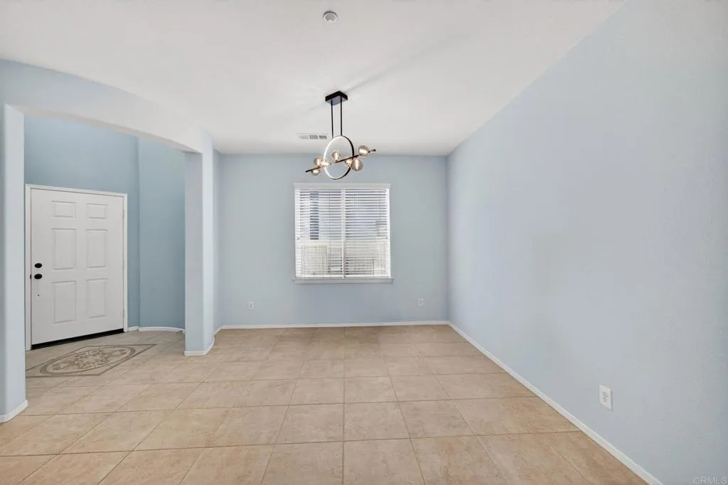 https://cdn.realtyfeed.com/cdn/127/306679555/c18c10f14032a7611e2072d4c6031528.webp