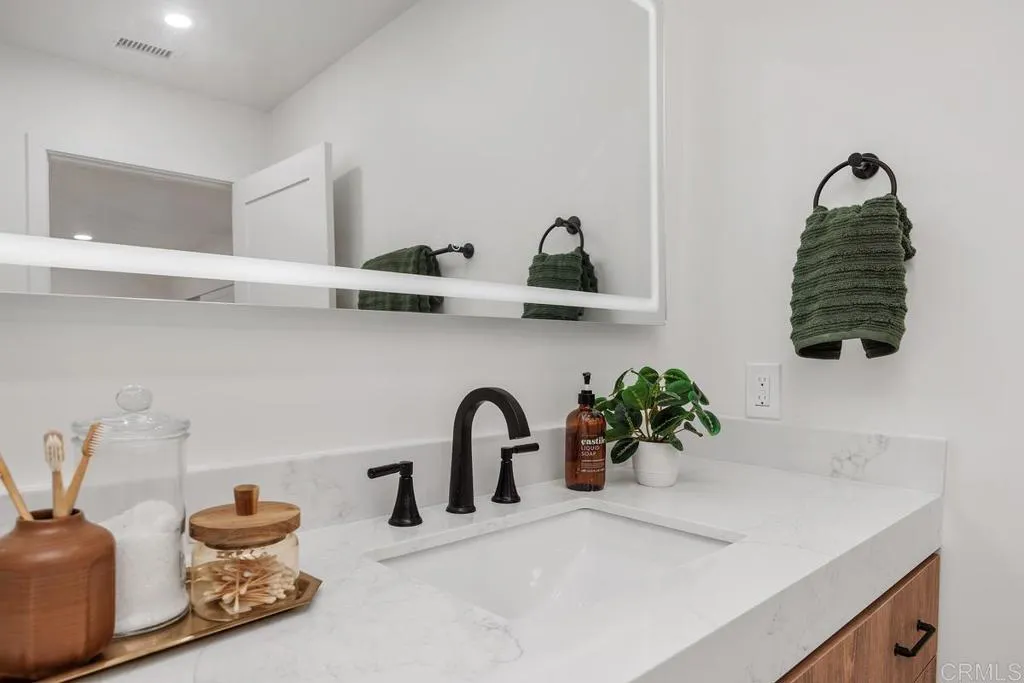 https://cdn.realtyfeed.com/cdn/127/306679749/ac02661315c5549655f21554cf72c47a.webp