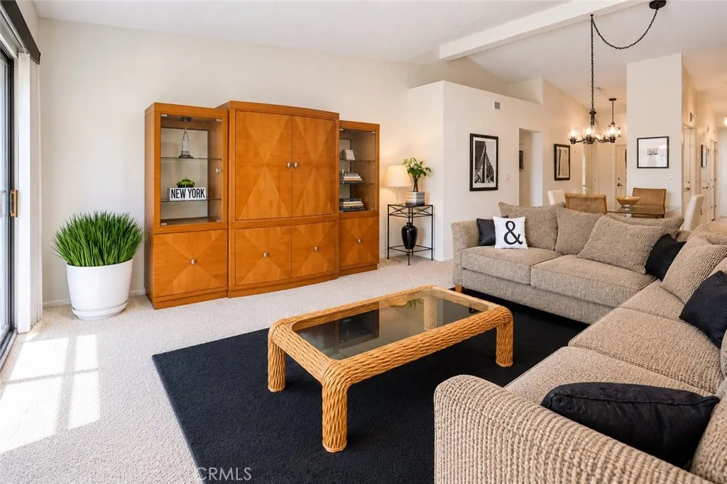 https://cdn.realtyfeed.com/cdn/127/306679839/23863b470c037bd717b7c07d0a5ab007.webp