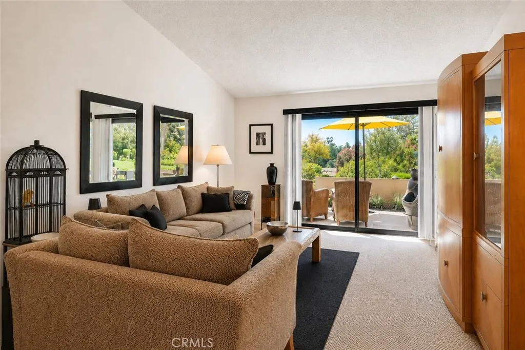 https://cdn.realtyfeed.com/cdn/127/306679839/930d2af0de1d98995d7baf00d963e8df.webp