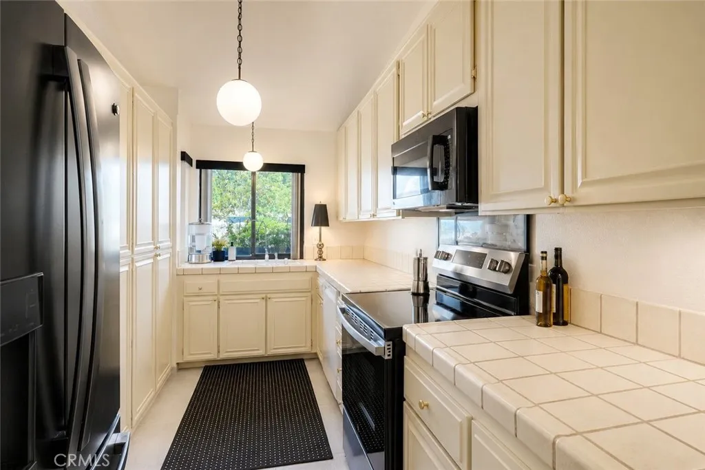 https://cdn.realtyfeed.com/cdn/127/306679839/b68c94f25ac9055a47bc0ee9a49f609e.webp