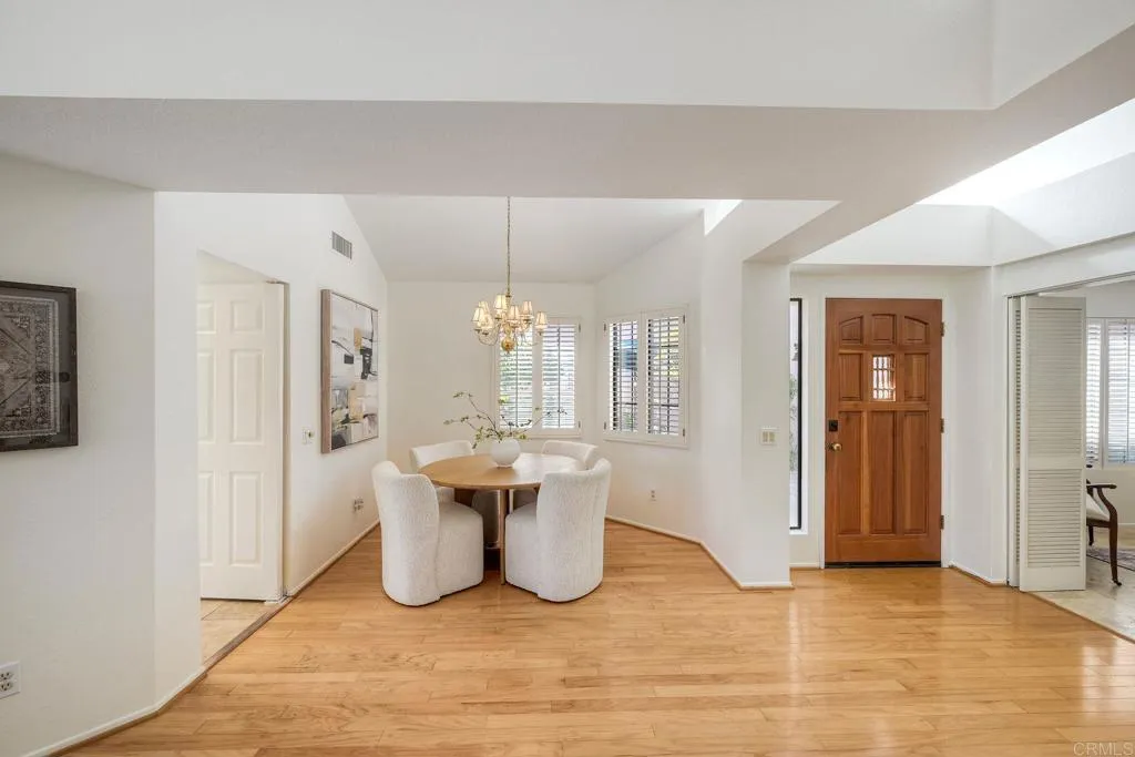 https://cdn.realtyfeed.com/cdn/127/306679889/104af8e7b6121e22ffff5faf0afbdc4b.webp