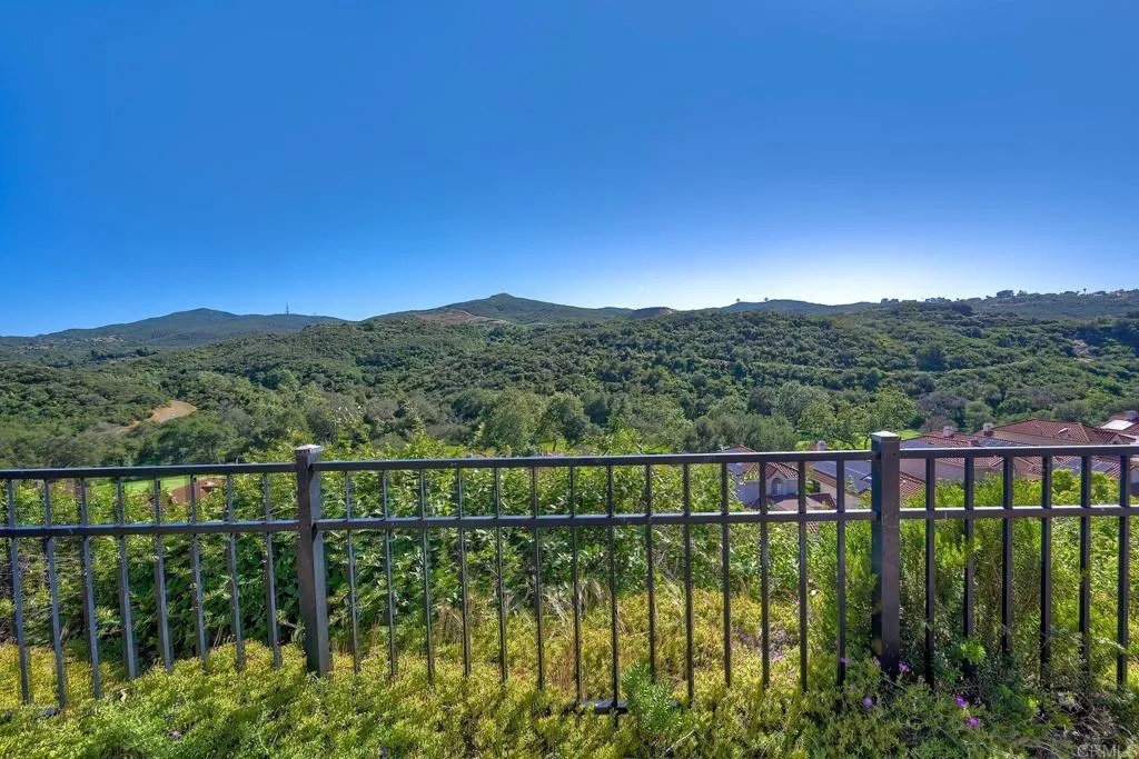 https://cdn.realtyfeed.com/cdn/127/306679889/50d74b72bbfe7783a96d319277f3fe13.webp