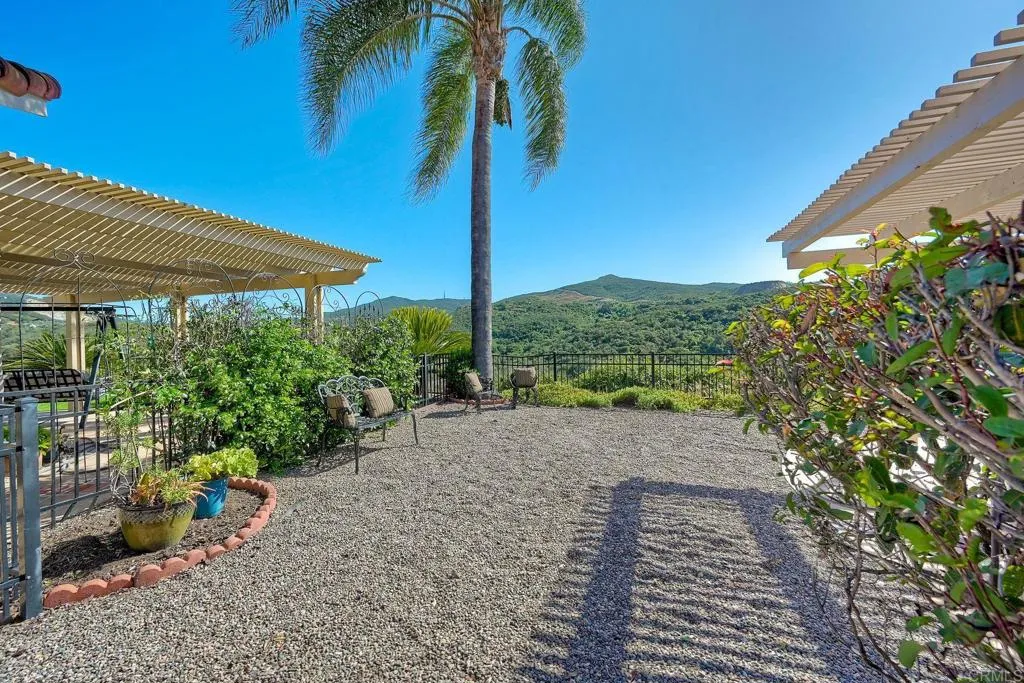 https://cdn.realtyfeed.com/cdn/127/306679889/867b21a3638e7fa417f717f9e5039b4b.webp