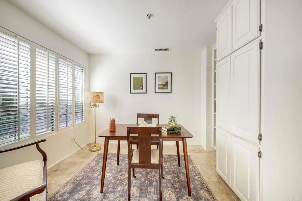 https://cdn.realtyfeed.com/cdn/127/306679889/9ae30baee1d0548929541568c51a8891.webp