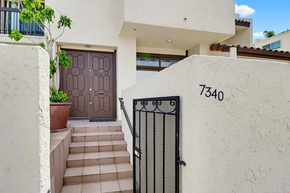 https://cdn.realtyfeed.com/cdn/127/306679903/8f5d51e3ab1337962e2139d216f3fdba.webp