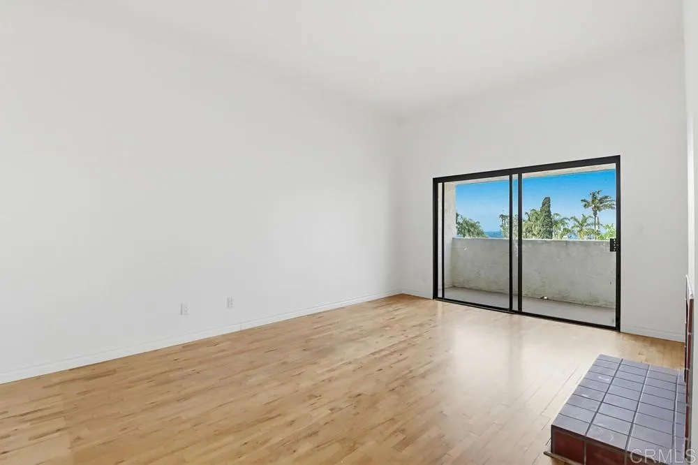 https://cdn.realtyfeed.com/cdn/127/306679903/ab68013a3f158154dd5d807eeb591b62.webp