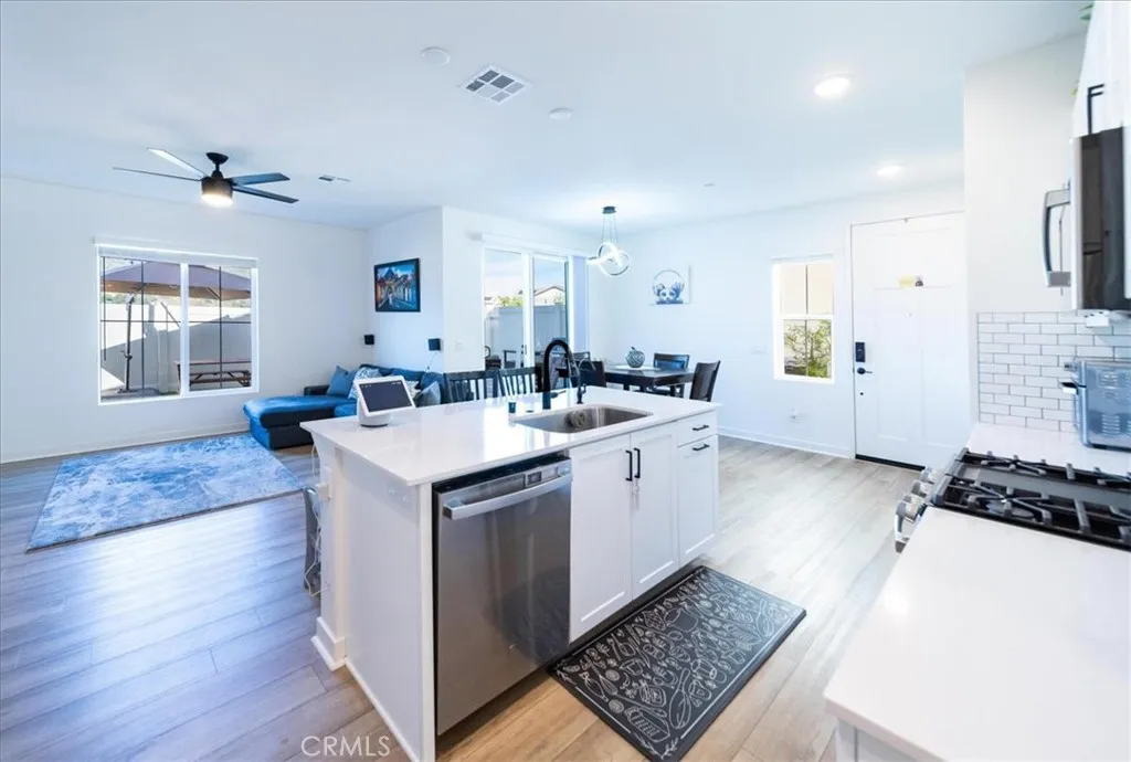 https://cdn.realtyfeed.com/cdn/127/306680000/0e0e1f123fd0a7bb55be16c5a61117f8.webp