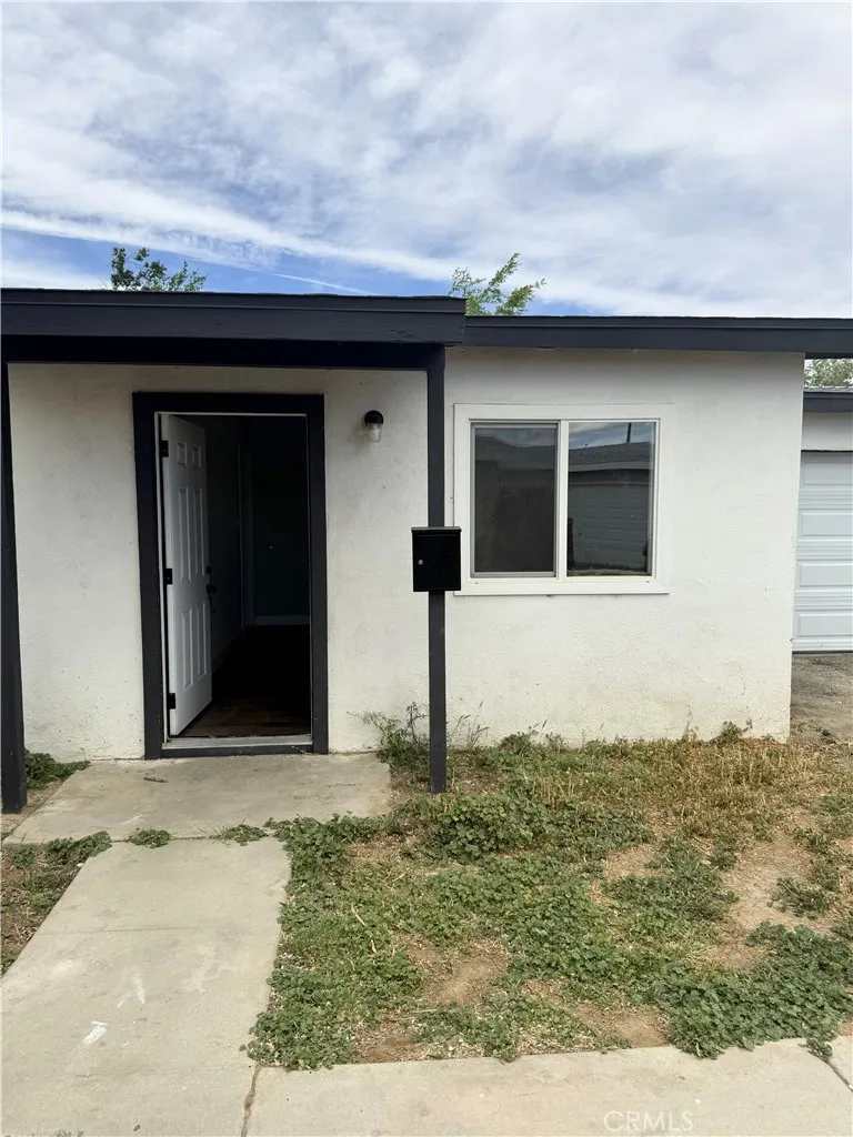 45445 Cedar Ave., Lancaster, CA 93534 - Photo 2 of 11, Lancaster, CA