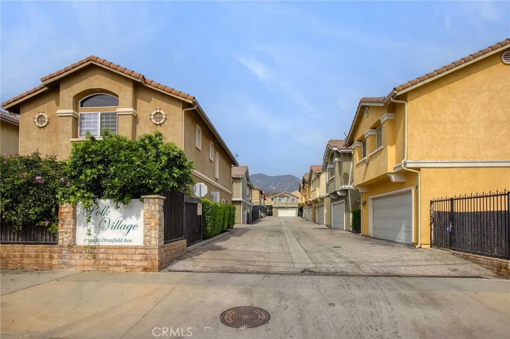 Sylmar, CA 91342