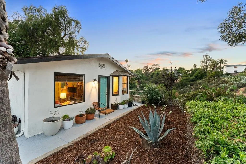 https://cdn.realtyfeed.com/cdn/127/306680171/4493f81c19aabc20a7bd9e94e0069269.webp