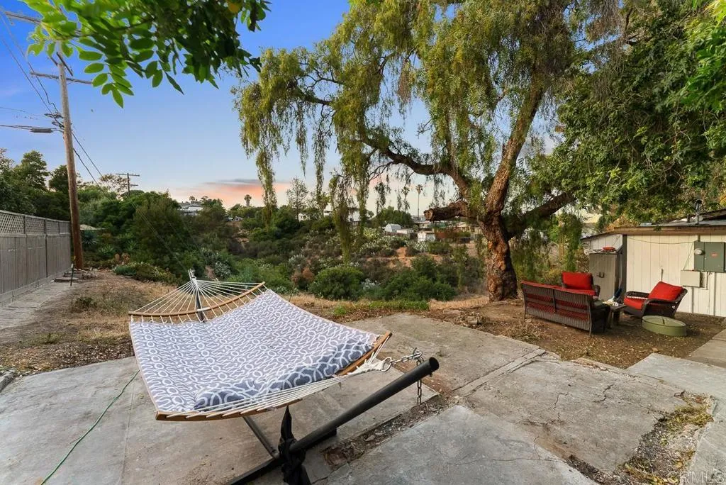 https://cdn.realtyfeed.com/cdn/127/306680171/8cb6af46ce205ec7c1c21272c971cbb5.webp