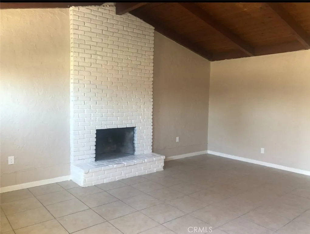 19340 Woodhill, Rialto, CA, 92376