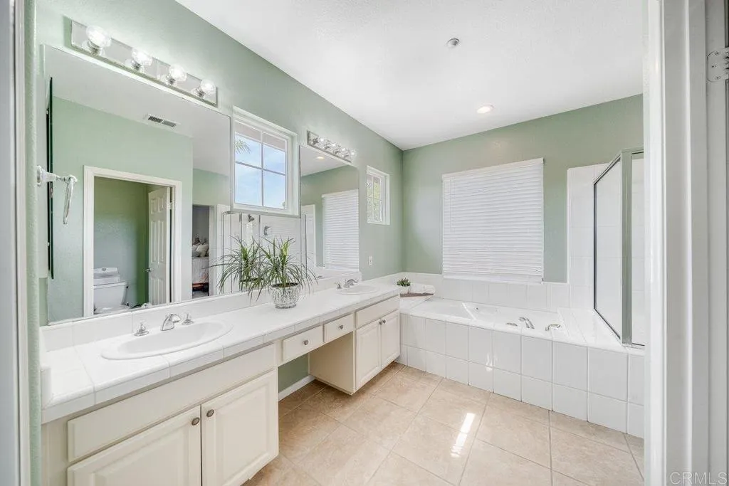 https://cdn.realtyfeed.com/cdn/127/306680205/83f72d257665b1992223644f27380ed5.webp