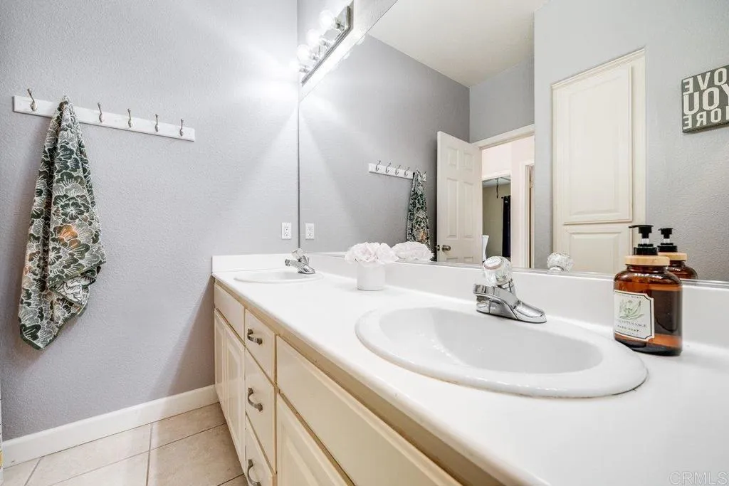 https://cdn.realtyfeed.com/cdn/127/306680205/94db76b7eea9121b260668f1c85dd957.webp