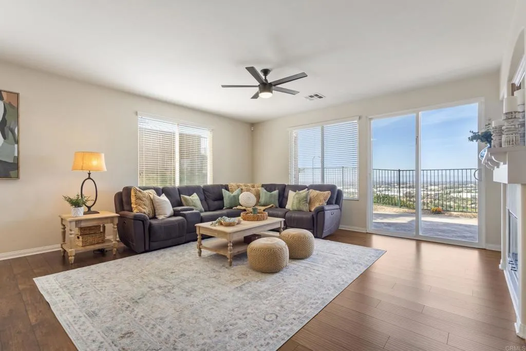 https://cdn.realtyfeed.com/cdn/127/306680257/30aeda80e76c793ffb74571258f1e6d1.webp