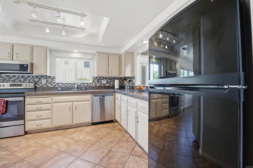https://cdn.realtyfeed.com/cdn/127/306680360/49d3dbc19f6ef623528524397e2098b9.webp