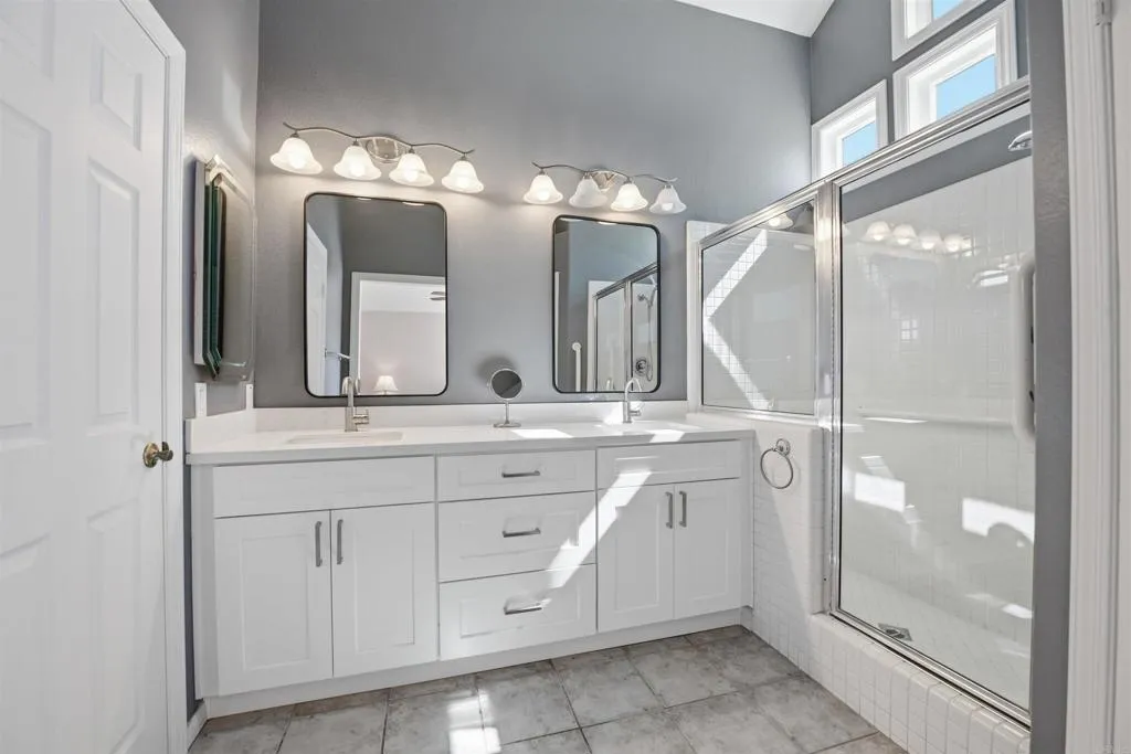 https://cdn.realtyfeed.com/cdn/127/306680360/70af7bc676789458108851f22377f380.webp