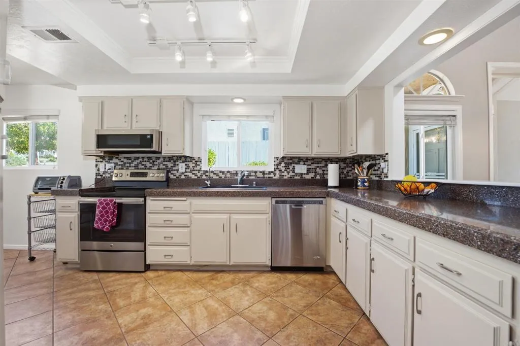https://cdn.realtyfeed.com/cdn/127/306680360/ee55bcd71a68a7306ecba9b87f91623e.webp